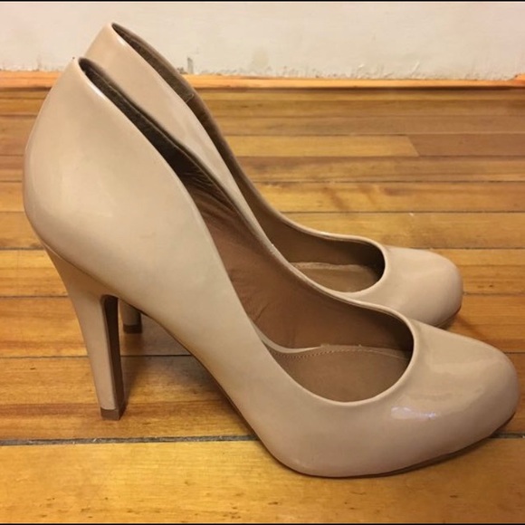 Nude heels size 6